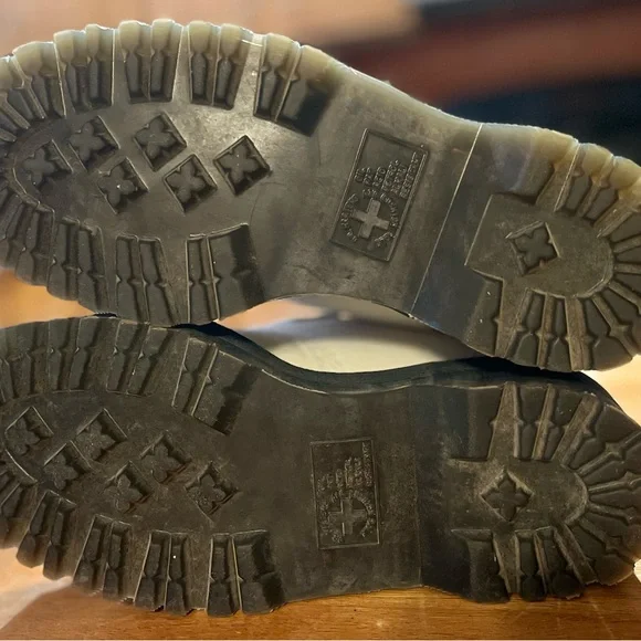 White Doc Martens Platform Boots with Heart Buckles size 6 - Picture 4 of 6